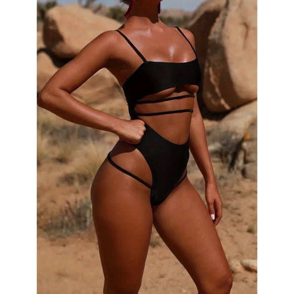 BNWT Isabelle LaRue Black Strappy Bitcoin One-Piece Swimsuit - Picture 2 of 7